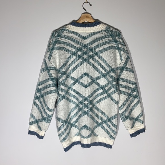 Soft Knit Preppy Print Cardigan - Picture 4 of 9